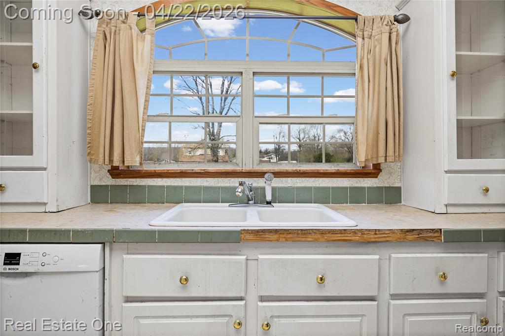 26996 Sumpter Road, Belleville, MI 48111 — Photo 14