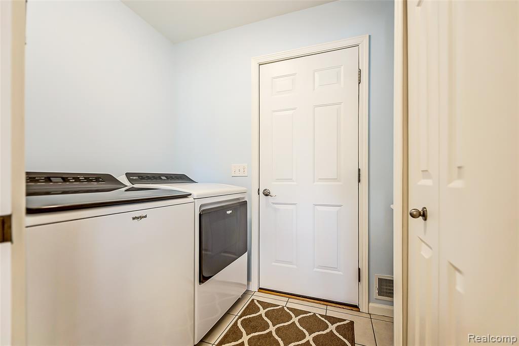 6062 Green Ash Drive, Brighton, MI 48116 — Photo 10