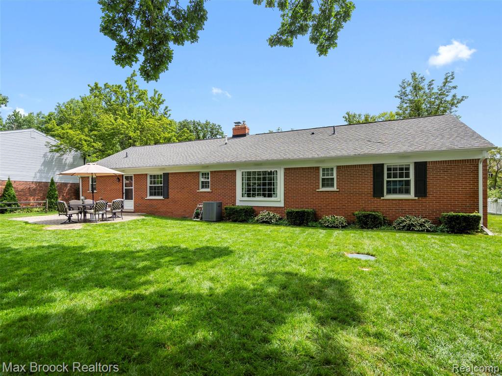 54241 Sunderland Drive, Shelby Twp, MI 48316 — Photo 4