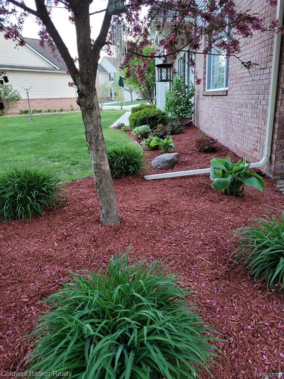 13541 CHRISTINA Lane, Belleville, MI 48111 — Photo 58