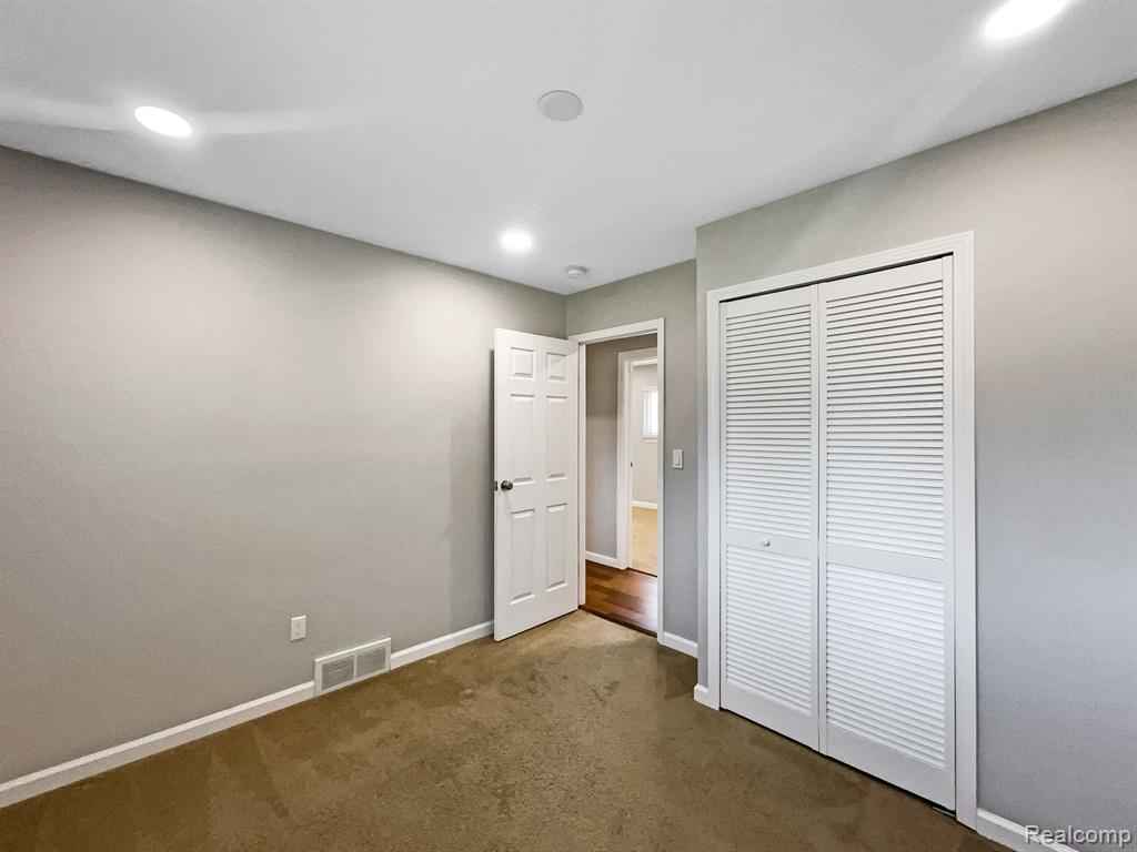 8324 SAN MARCO Boulevard, Sterling Heights, MI 48313 — Photo 14