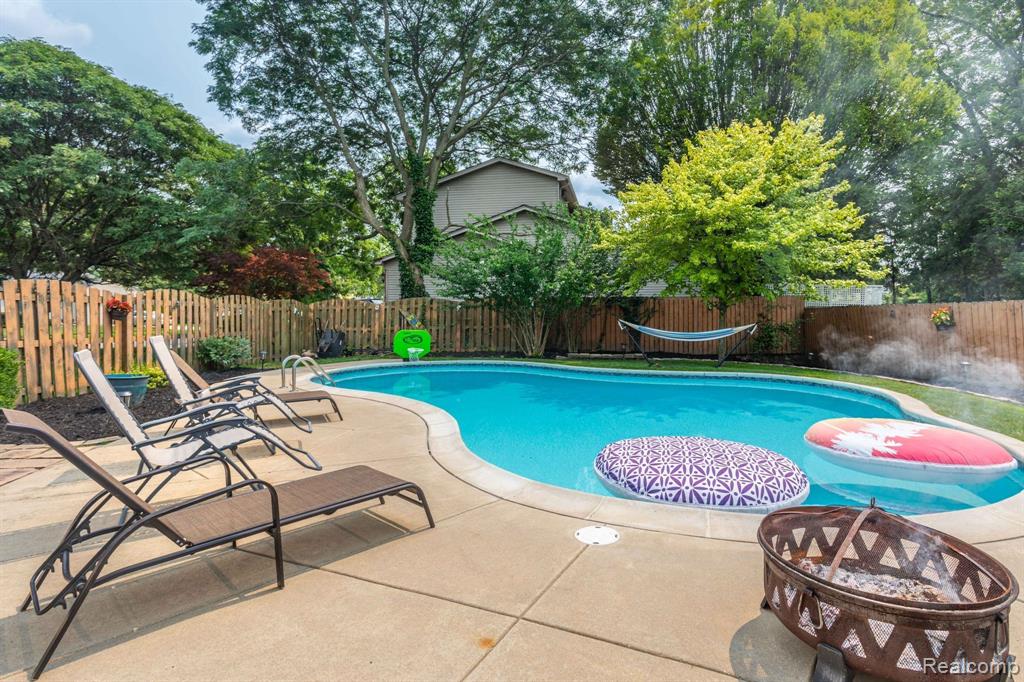 39663 WALES Street, Canton, MI 48188 — Photo 2