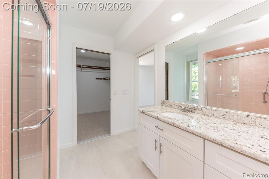 5994 Kingsfield Drive, West Bloomfield, MI — Photo 24