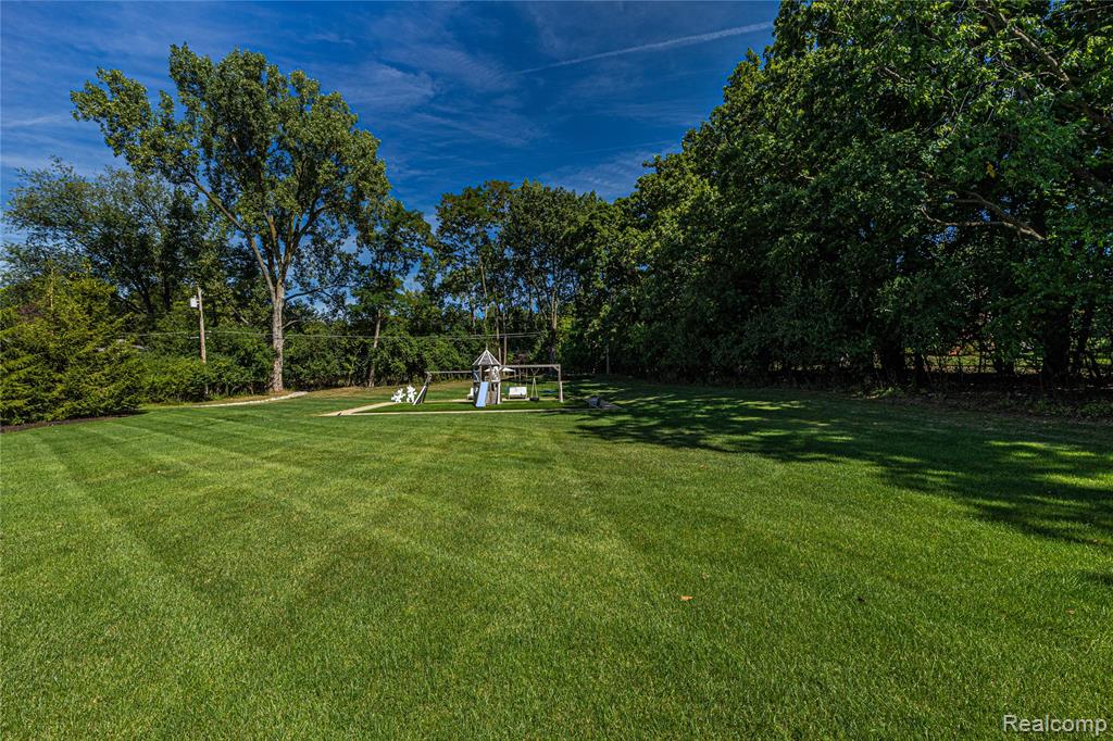 4806 Walnut Lake Road, Bloomfield Hills, MI 48301 — Photo 46