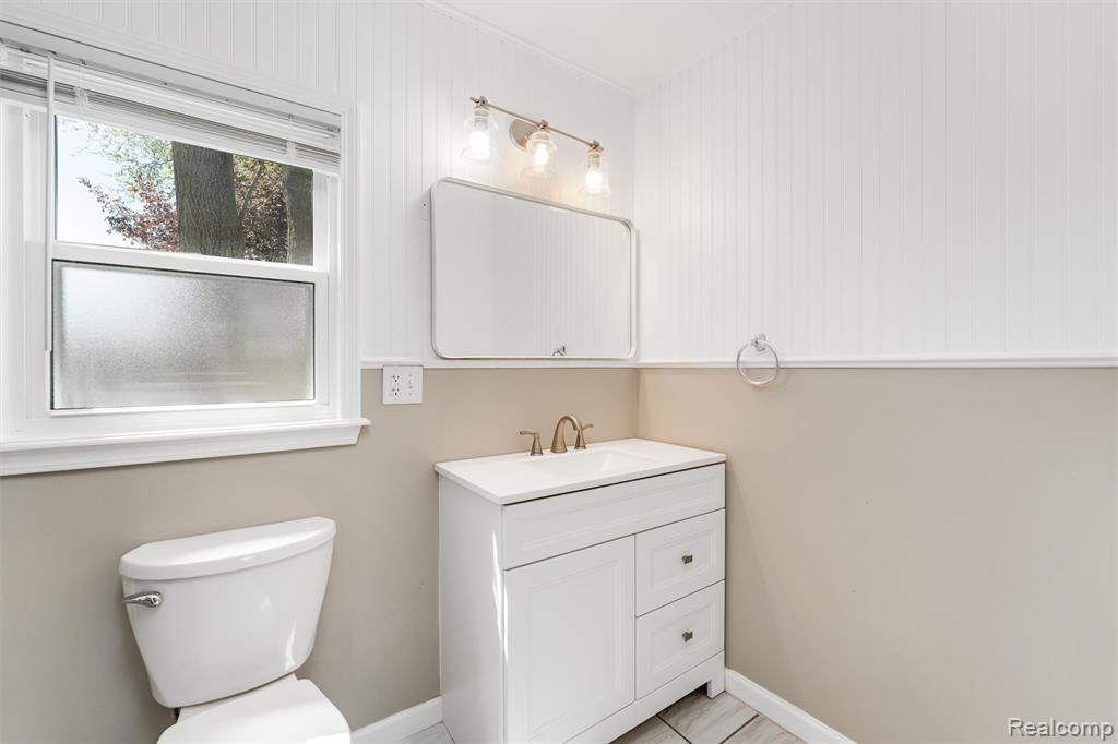 28855 Delton Street, Madison Heights, MI 48071 — Photo 14