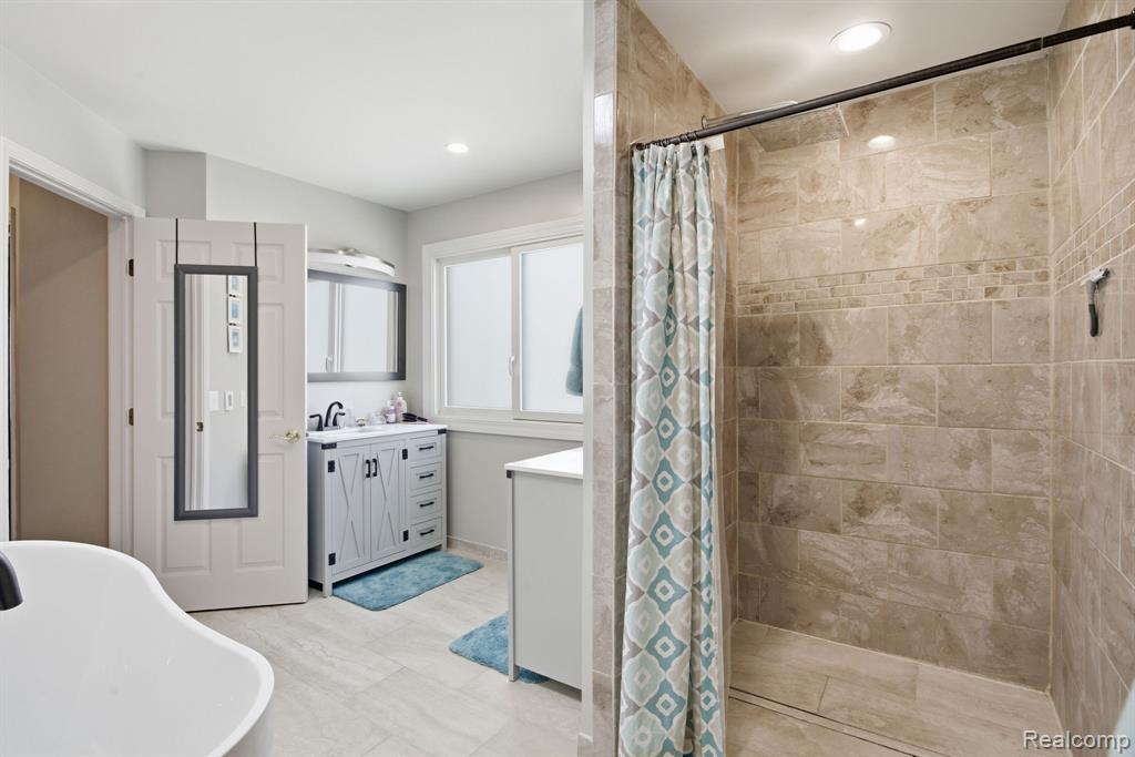 1275 Hendrie, Canton, MI 48187 — Photo 43