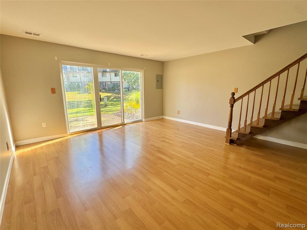 852 N Main Street, Milford, MI 48381 — Photo 2