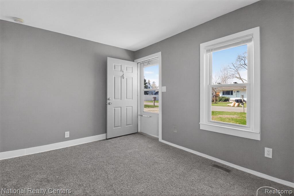 5864 N Harvey Street, Westland, MI — Photo 8