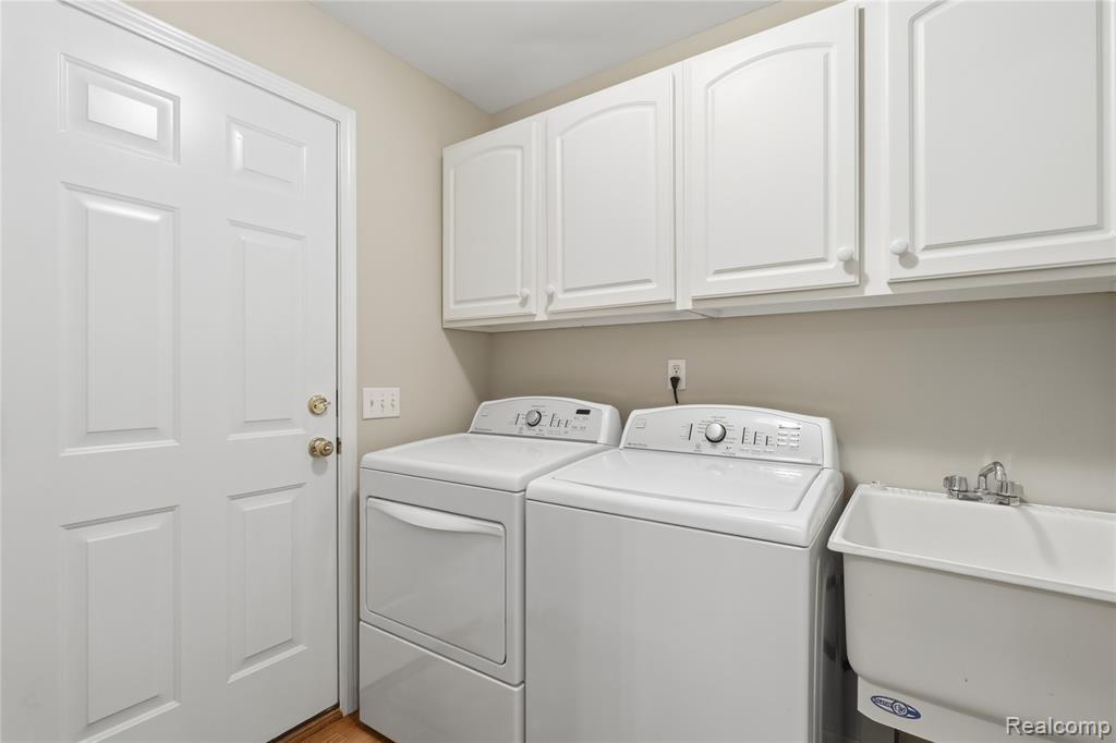 8091 Prestonwood Court, Flushing, MI 48433 — Photo 16