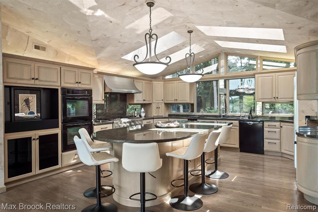 3333 W Shore Drive, Orchard Lake Village, MI 48324 — Photo 21