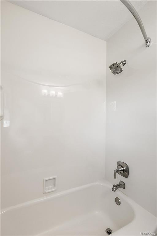 16276 Amherst Avenue S, Beverly Hills, MI 48025 — Photo 17