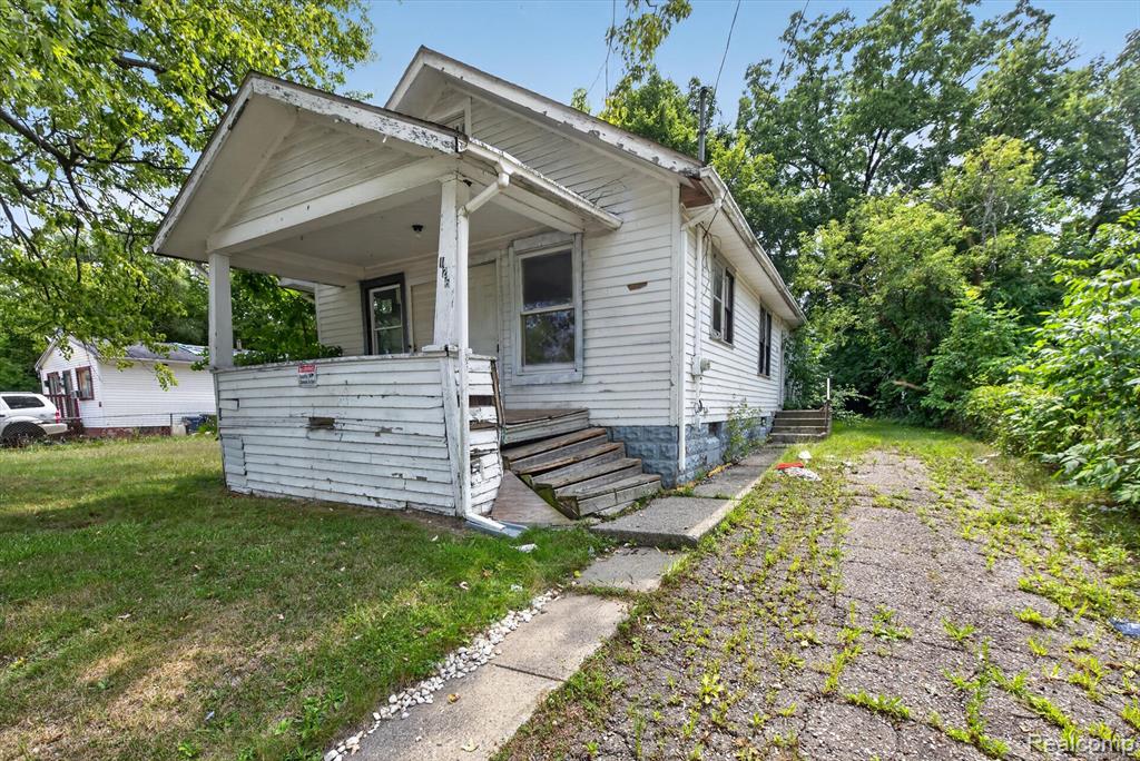 126 E Gracelawn Avenue, Flint, MI 48505