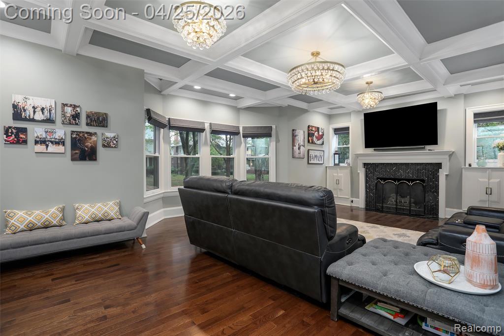 658 Pallister, Detroit, MI 48202 — Photo 11