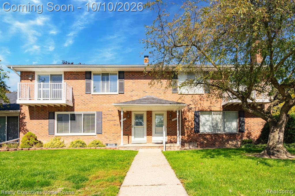 42304 Toddmark Lane, Clinton Twp, MI 48038
