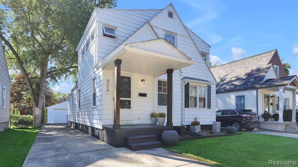 921 CAMBRIDGE Road, Berkley, MI 48072 — front exterior