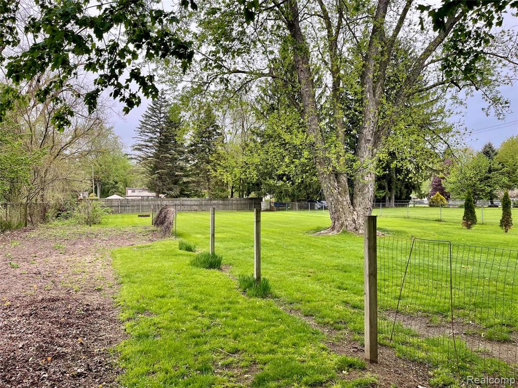 10444 Quirk Road, Van Buren, MI 48111 — Photo 31