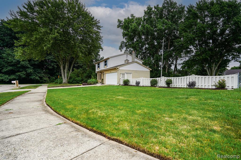 51784 Julies Drive, Clinton Twp, MI 48047 — Photo 5