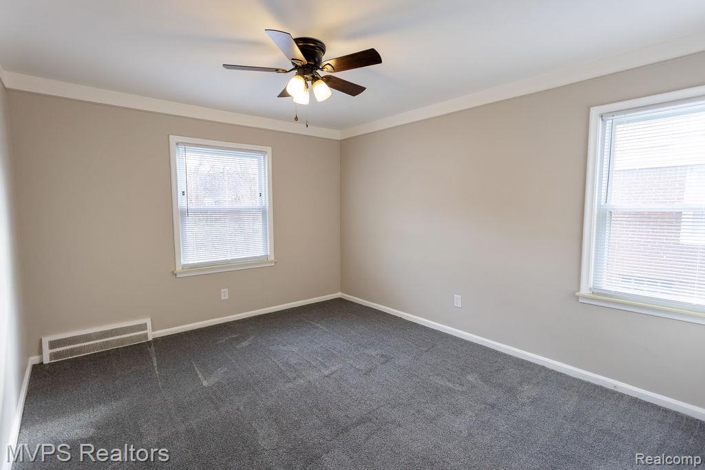 20220 Lancaster Street, Harper Woods, MI 48225 — Photo 9