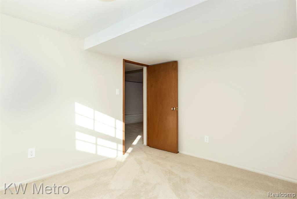 6603 TIMBER RIDGE Drive, Bloomfield Hills, MI 48301 — Photo 32