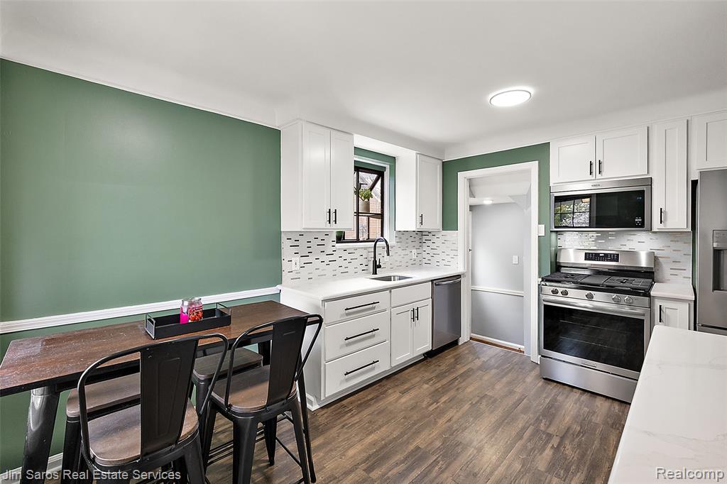 1837 Oxford Road, Grosse Pointe Woods, MI 48236 — Photo 9