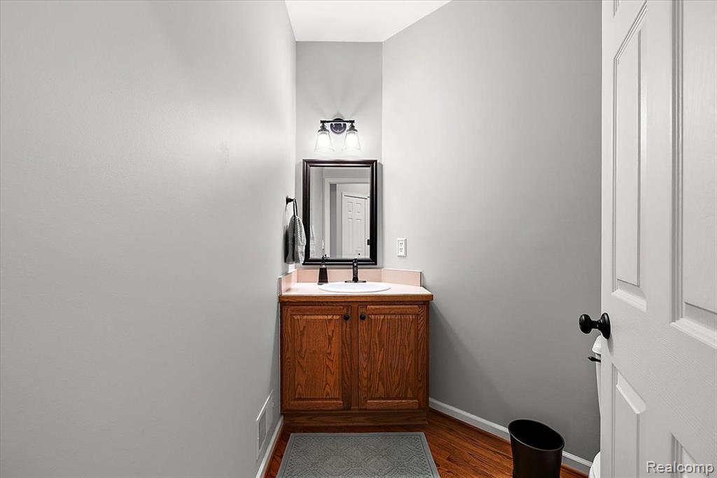 8446 S Shore Drive, Clarkston, MI 48348 — Photo 27