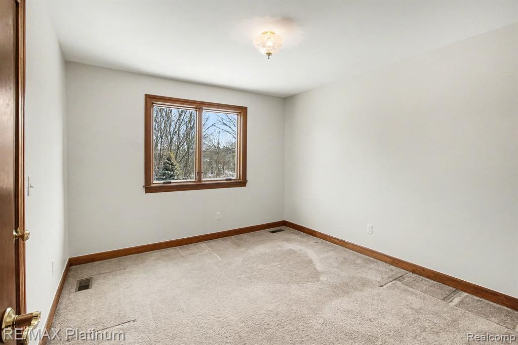 5245 FLEMING ROAD, Fowlerville, MI 48836 — Photo 16