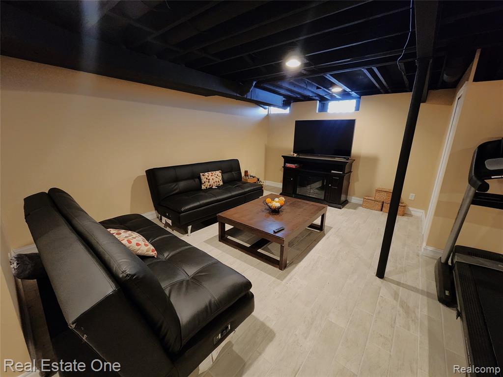 45529 Essex Drive, Macomb, MI 48044 — Photo 24