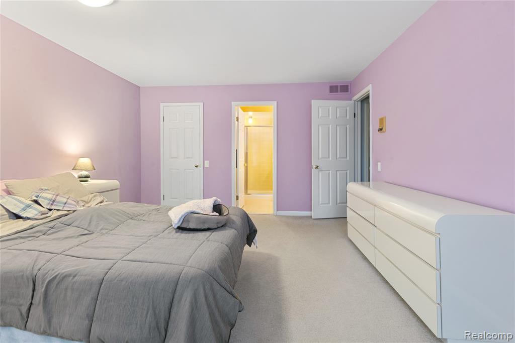 5023 Meadowbrook Drive, West Bloomfield, MI — Photo 15