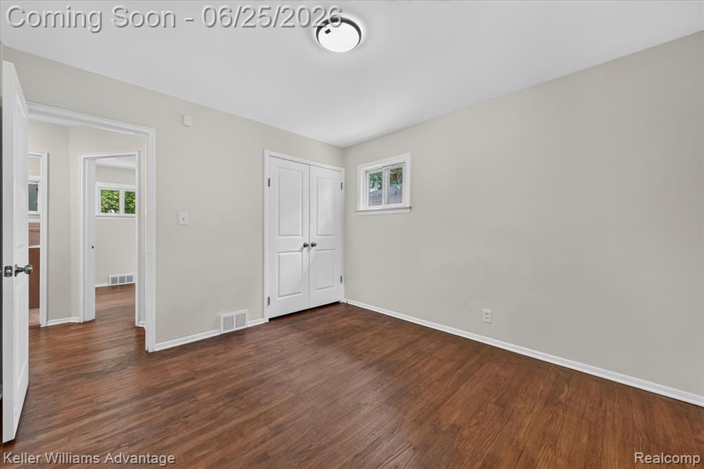 21681 Sussex Street, Oak Park, MI 48237 — Photo 25