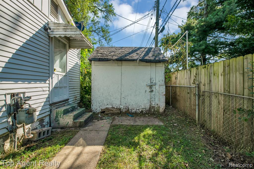 755 1ST Avenue, Ypsilanti, MI 48197 — Photo 16