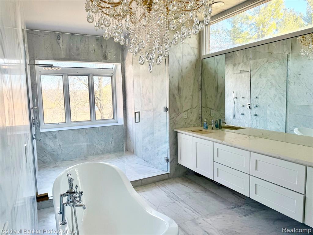 4692 W Wickford, Bloomfield Hills, MI 48302 — Photo 21