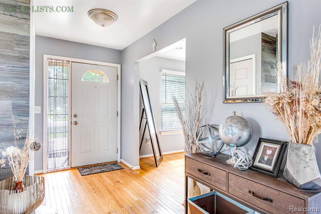 7068 Anna Drive, Belleville, MI 48111 — Photo 8