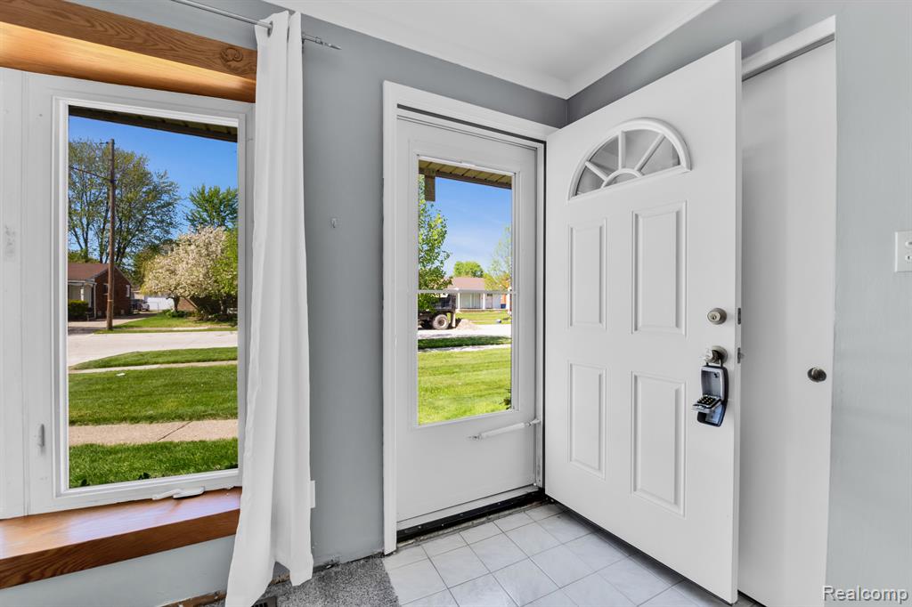 4640 ARDEN Avenue, Warren, MI 48092 — Photo 8