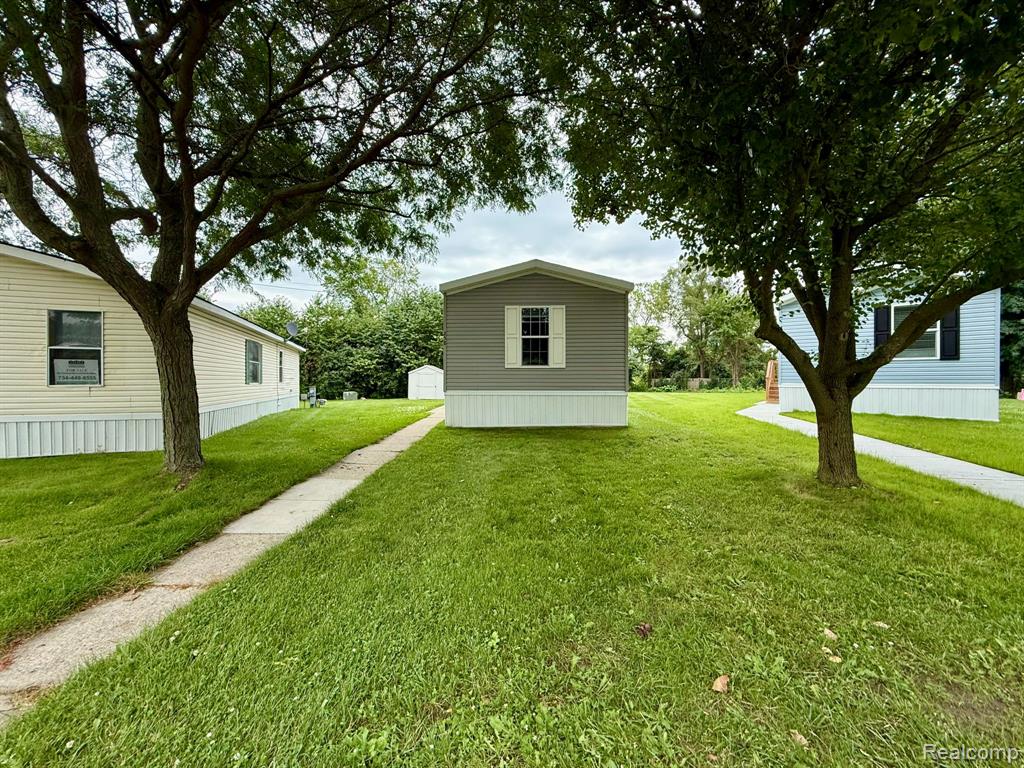 258 Diamond Circle, Whitmore Lake, MI 48189 — Photo 23