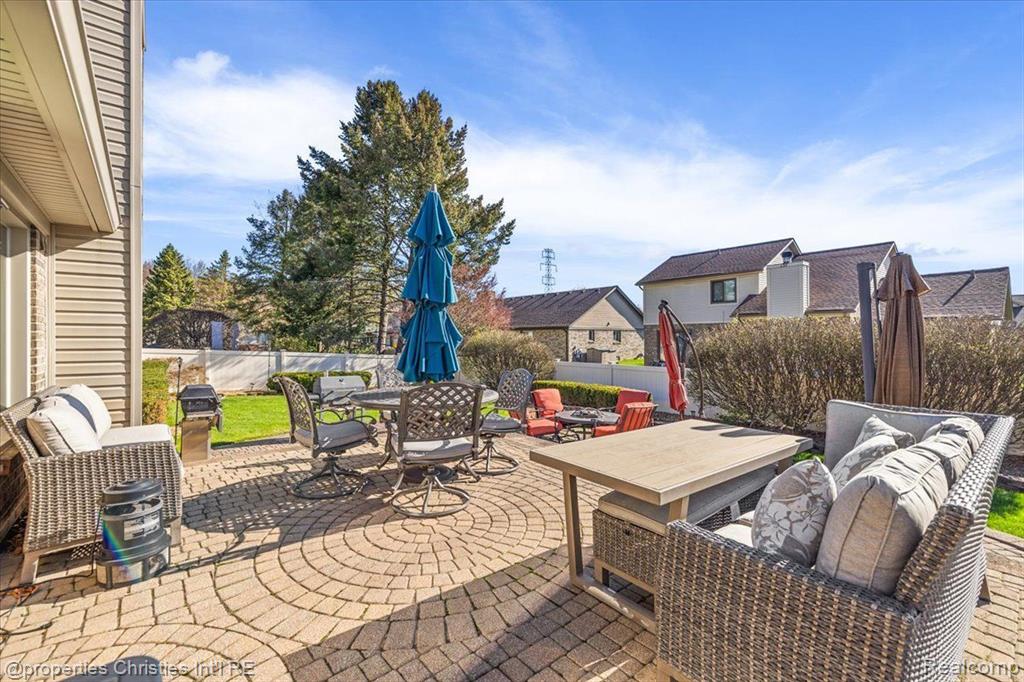 7716 MAPLE Drive, Westland, MI — Photo 37