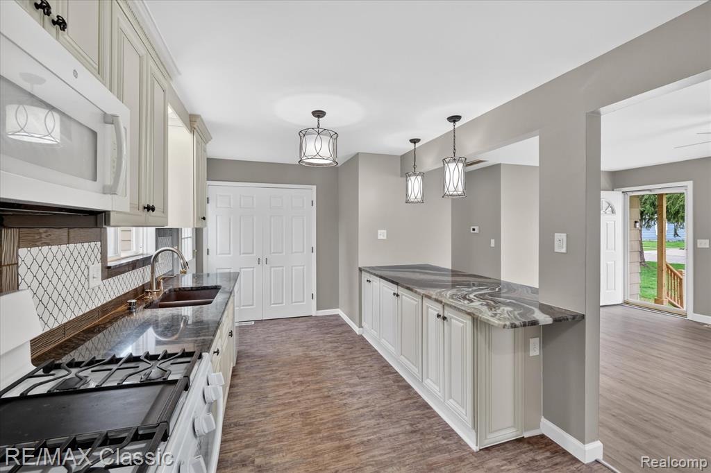 430 Sherwood Court, Holly, MI 48442 — Photo 14