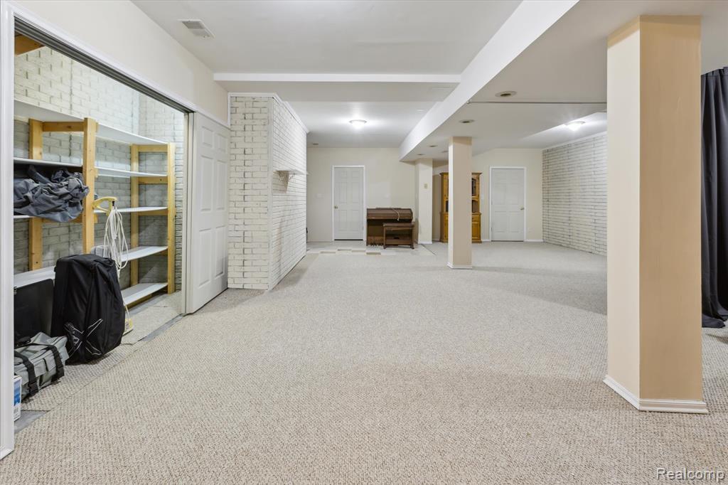7206 Glen Oak Court, Grand Blanc, MI 48439 — Photo 28