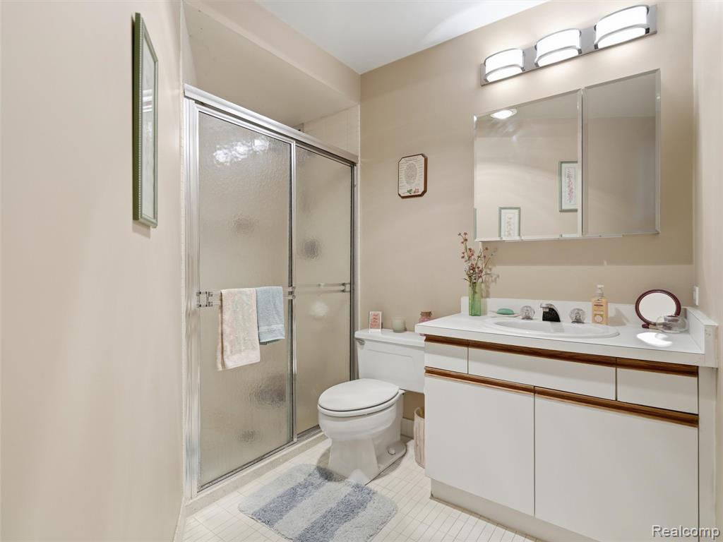 5000 Town Center, 1806, Southfield, MI 48075 — Photo 17