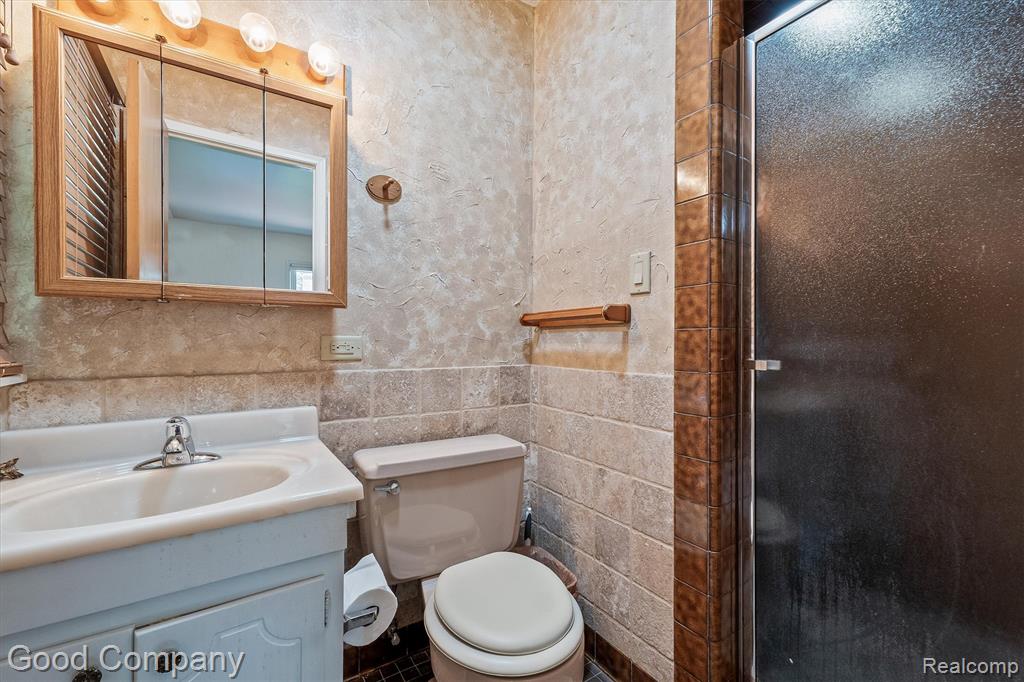 833 Cobblestone Drive, Rochester Hills, MI 48309 — Photo 17