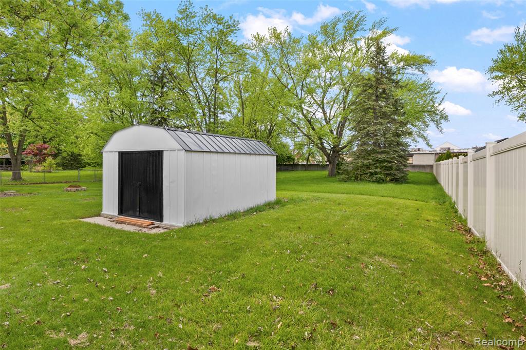 26504 Doxtator Street N, Dearborn Heights, MI 48127 — Photo 3