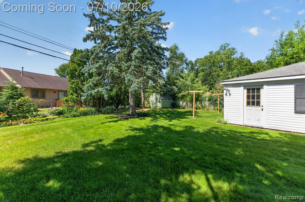 8599 Cardwell Street, Westland, MI — Photo 40