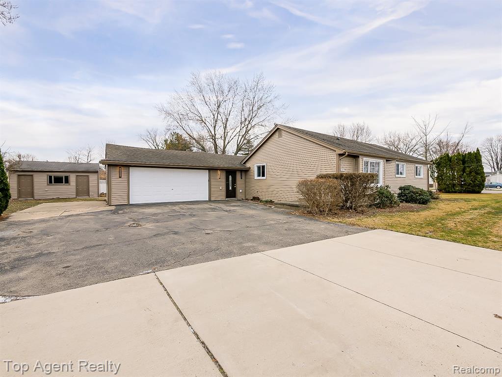 20580 21 Mile Road, Macomb, MI 48044 — Photo 2