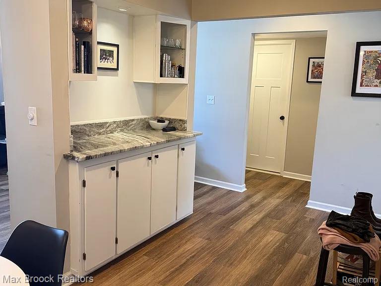 42556 Plymouth Hollow Drive, Plymouth, MI 48170 — Photo 3
