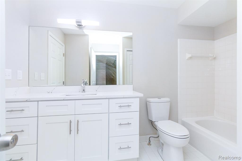 4426 GLENOAKS, Warren, MI 48092 — Photo 15