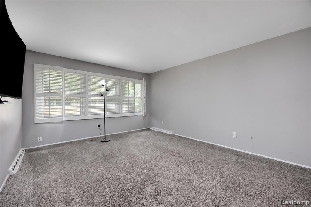 4942 Butler Drive, Troy, MI 48085 — Photo 22