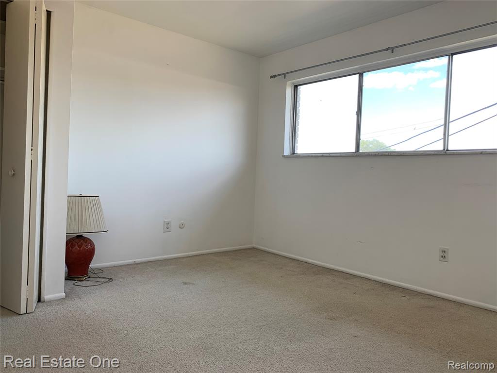 4810 Briarwood Avenue, Royal Oak, MI 48073 — Photo 12