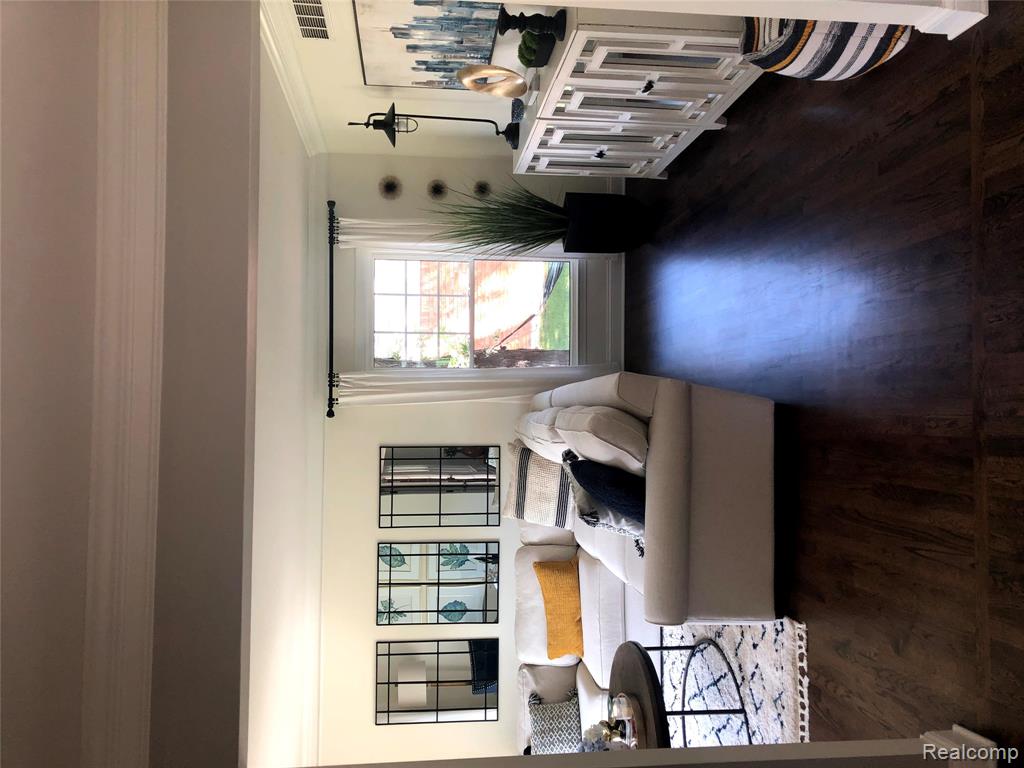 6858 Post Oak Drive, West Bloomfield, MI — Photo 2