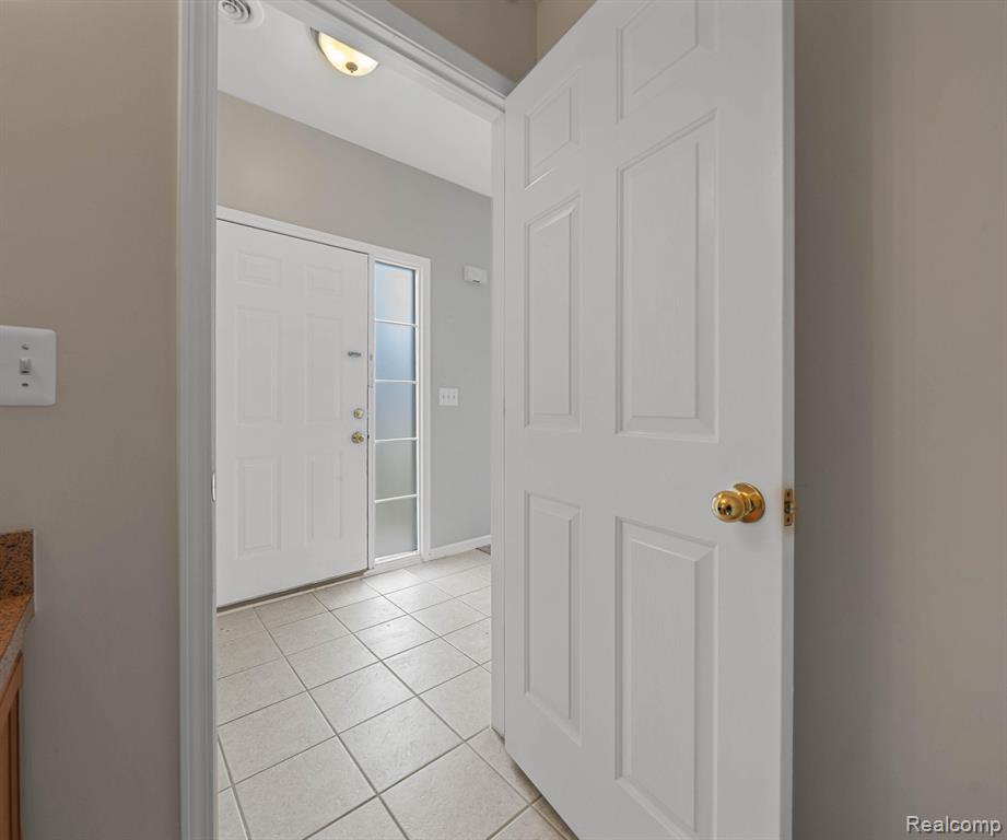 3034 CLOVERLY Lane, Ann Arbor, MI 48108 — Photo 10