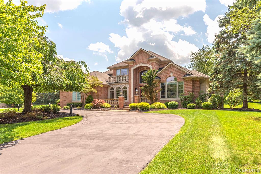 5003 HICKORY POINTE Drive, Orchard Lake Village, MI 48323 — Photo 3
