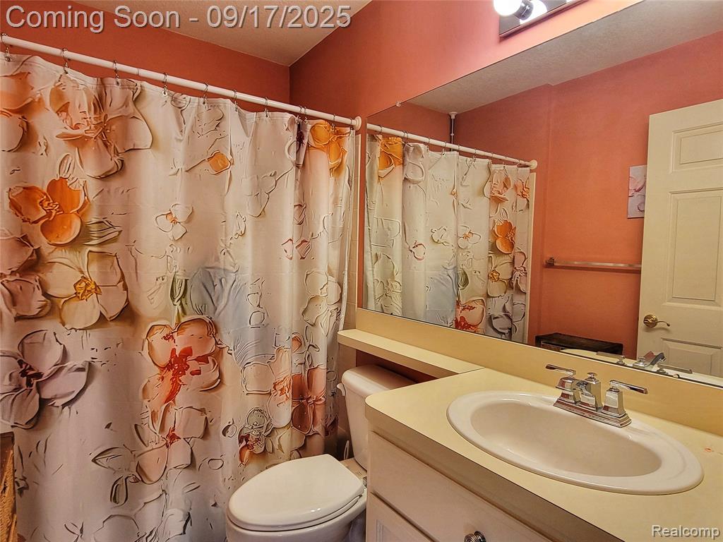 5566 Elmhurst Drive, Trenton, MI 48183 — Photo 30